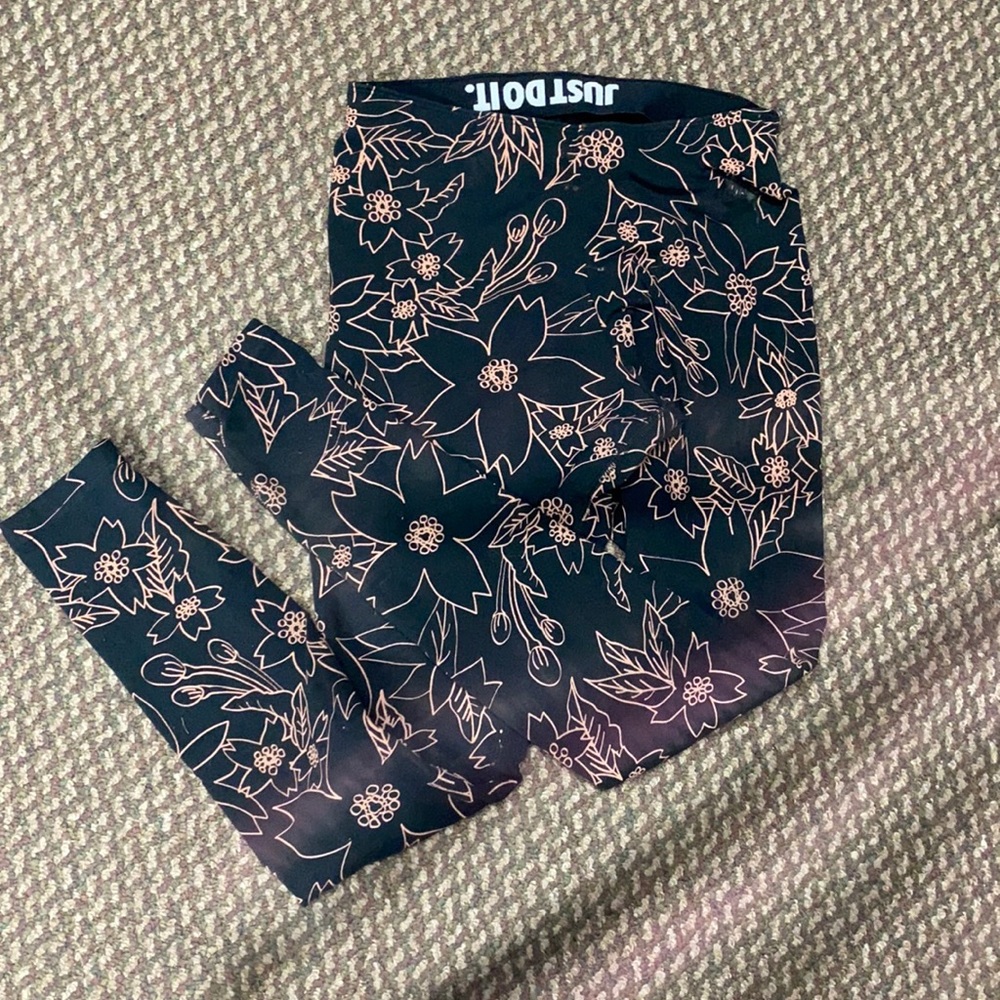 Black floral Nike full length leggings
